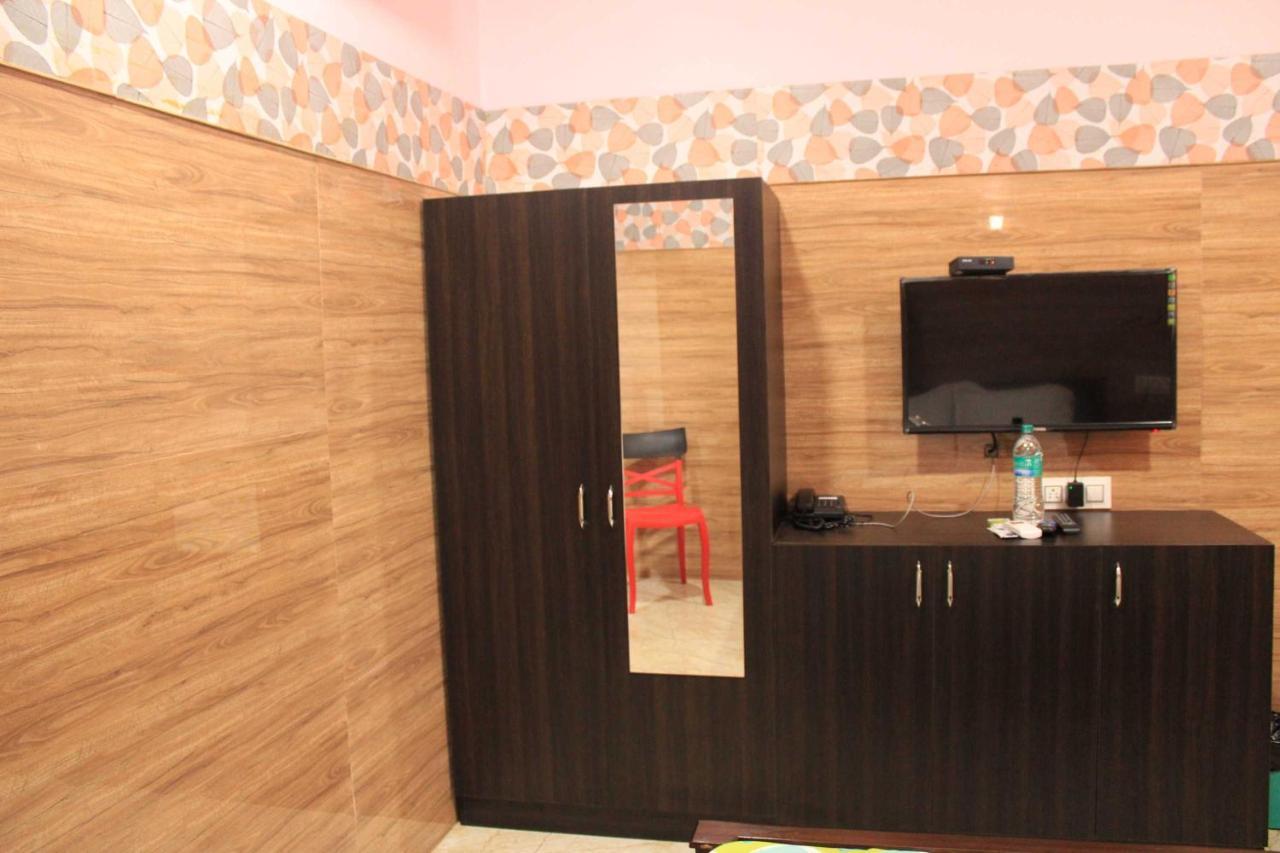 Hotel Adhi Residency - Cleanliness & Friendliness Room Vl Vardharaja Temple Kanchipuram Exterior photo