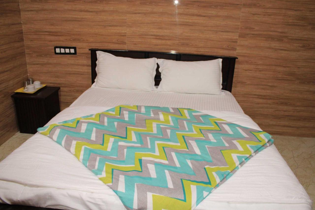 Hotel Adhi Residency - Cleanliness & Friendliness Room Vl Vardharaja Temple Kanchipuram Exterior photo
