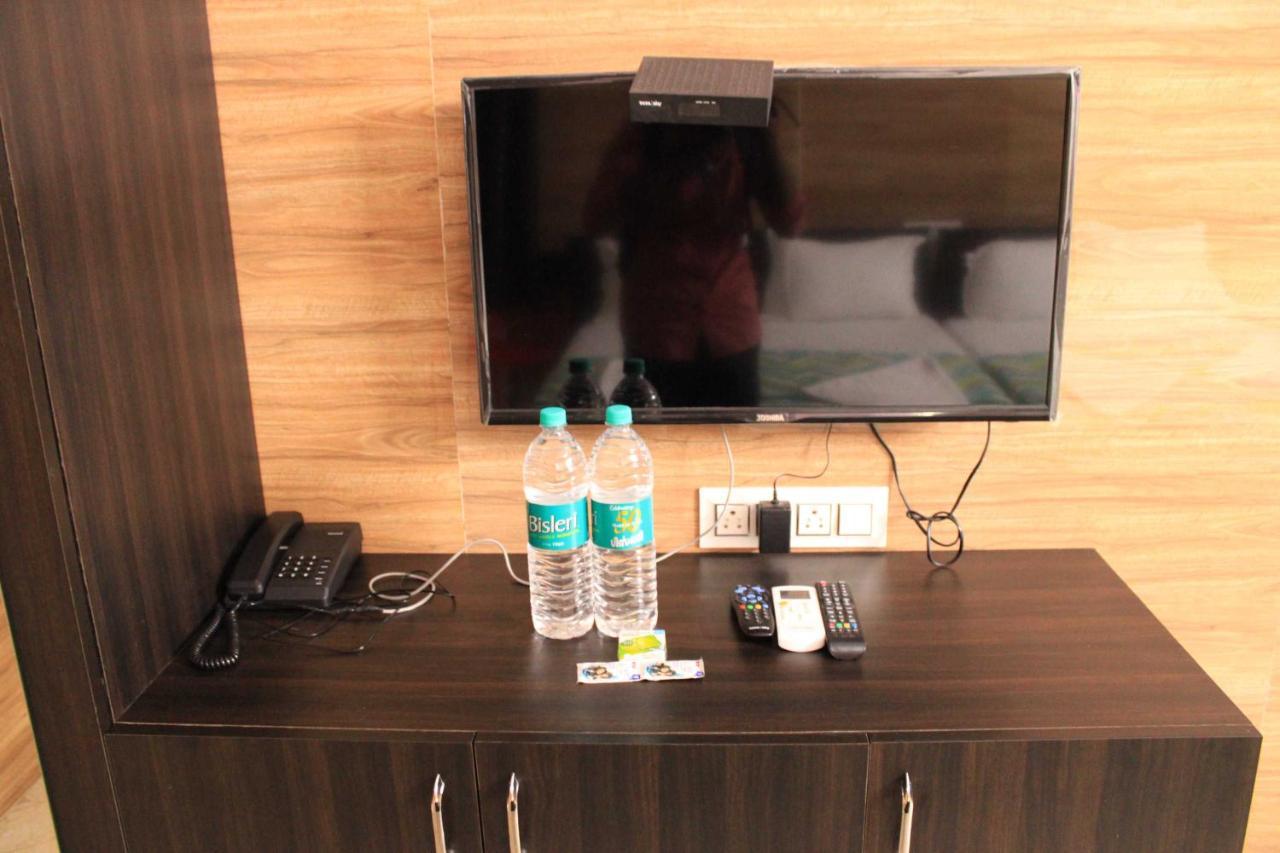 Hotel Adhi Residency - Cleanliness & Friendliness Room Vl Vardharaja Temple Kanchipuram Exterior photo