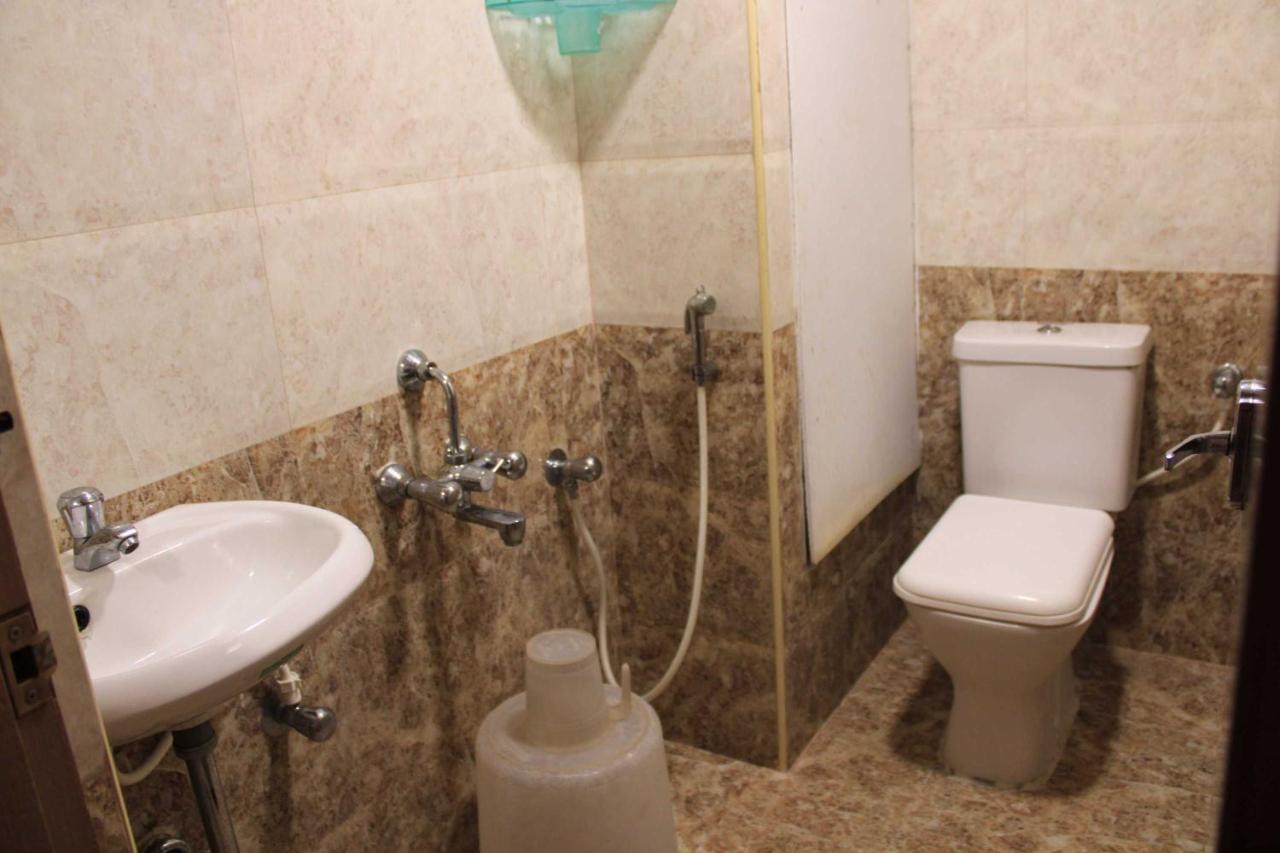 Hotel Adhi Residency - Cleanliness & Friendliness Room Vl Vardharaja Temple Kanchipuram Exterior photo