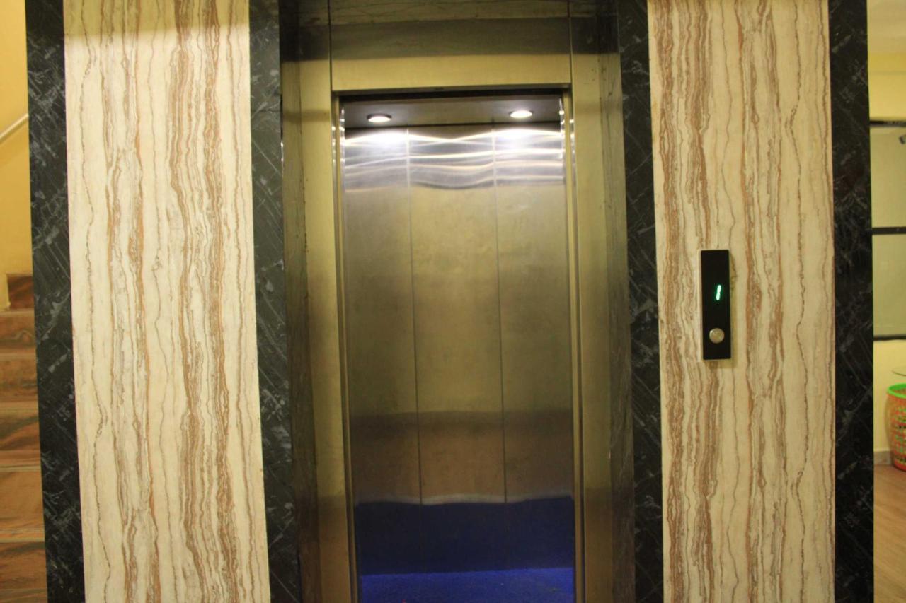 Hotel Adhi Residency - Cleanliness & Friendliness Room Vl Vardharaja Temple Kanchipuram Exterior photo